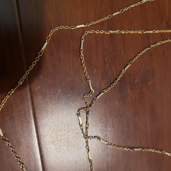 Elegant Gold Necklace for Women - Picture 2 of 3